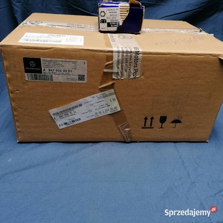 MERCEDES GLA LAMPA TYŁ PRAWY A2479063001 Września