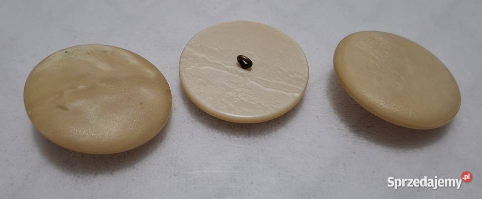 Guziki na stopce vintage kremowe 40x10mm 3 Guzik Czeladź