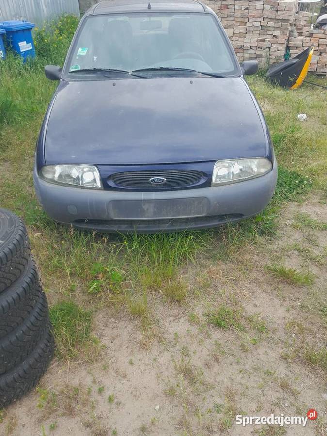 2 fiesty jedna ponizej złomu lubuskie Witnica