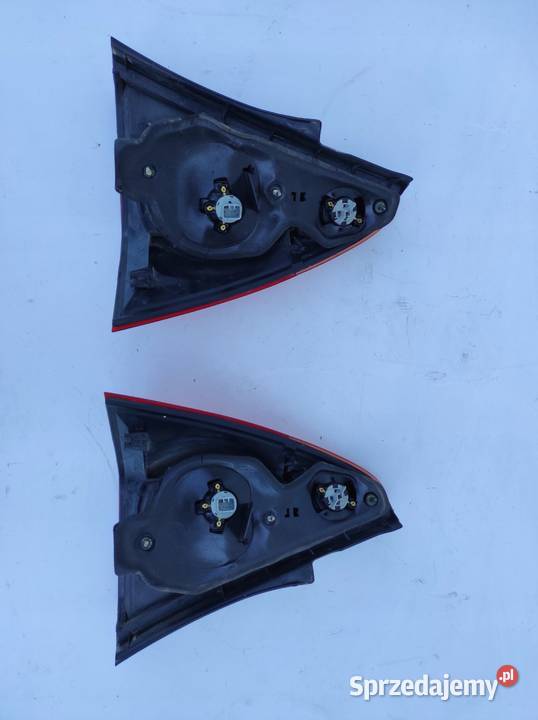 LAMPA TYŁ TYLNA PRAWA DAIHATSU YRV lampy tylne