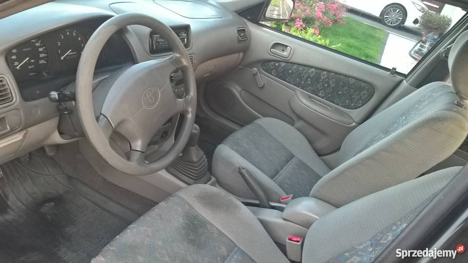 Toyota Corolla E11 13 benzyna 1998 sedan 4/5 sprzedam