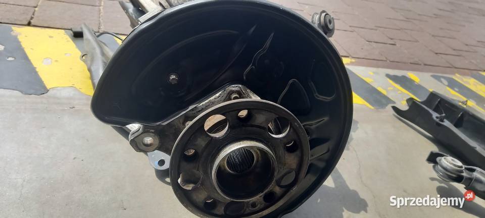 Zwrotnica prawy tył Mercedes GLC 2015 Niedrzwica Duża