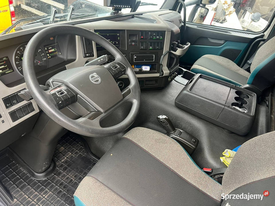 Chlodnia z winda Volvo 9500kg Warszawa