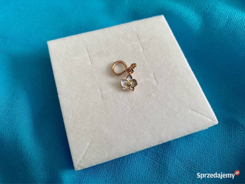 nowa mini pozłacana zawieszka charm bead kwiat Wisiorki