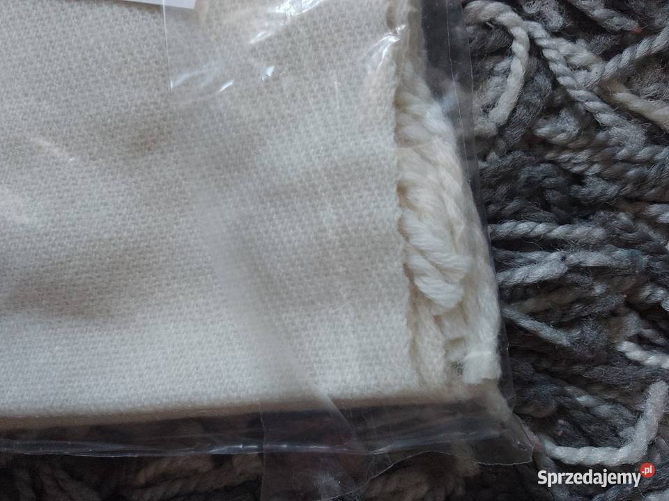 Szal szalik damski kremowy