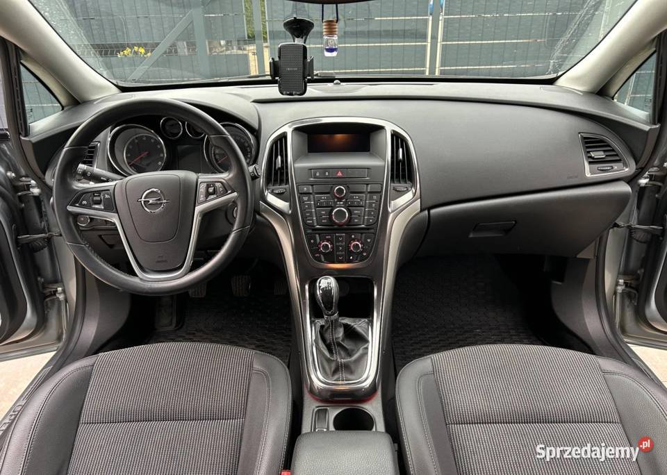 Opel Astra J Sports Tourer 14Turbo 140 reflektory ksenonowe Opel