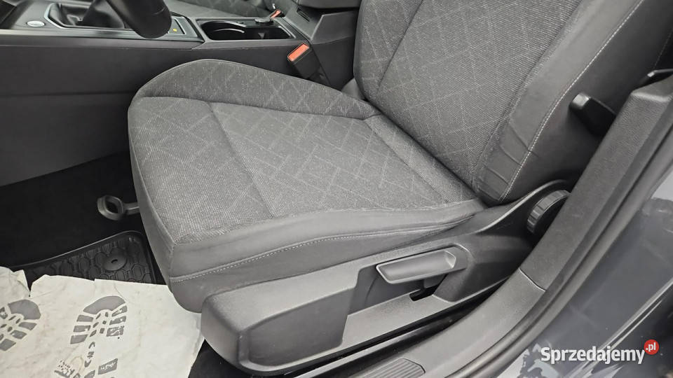 Volkswagen Golf VIII 20 TDI Life Z Polskiego pełny VAT Warszawa sprzedam