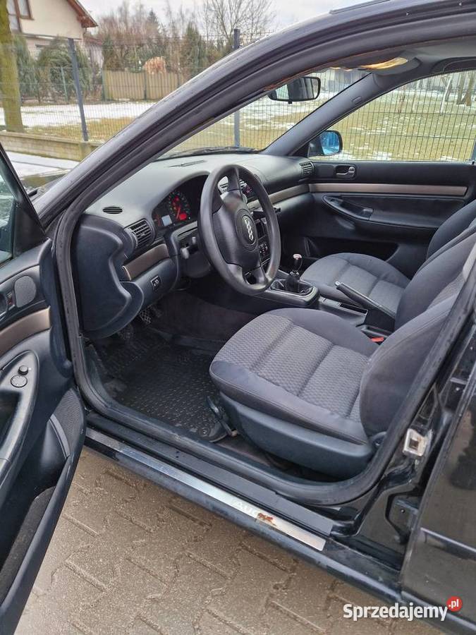 Audi a4 lift 18 benzyna Ladny stan Rok produkcji 2001