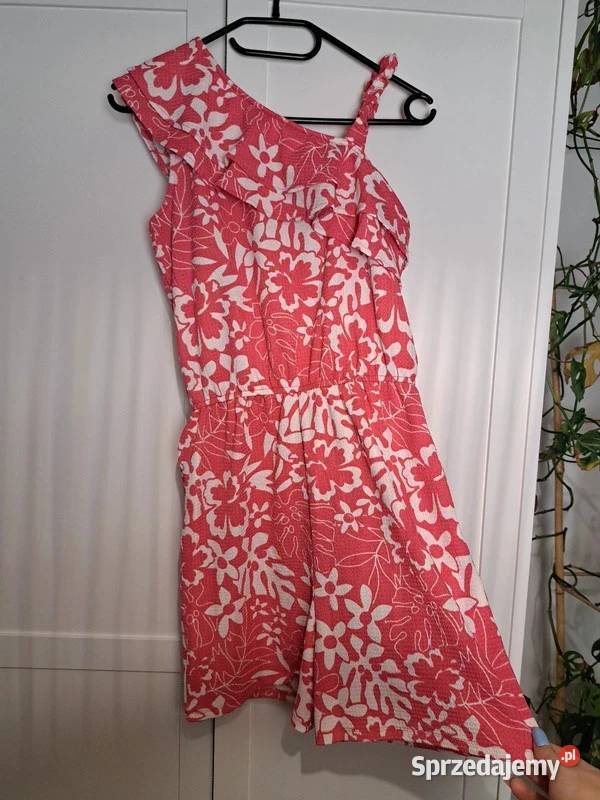Czerwony kombinezon w kwiaty stylowy i wygodny Trąbki Wielkie