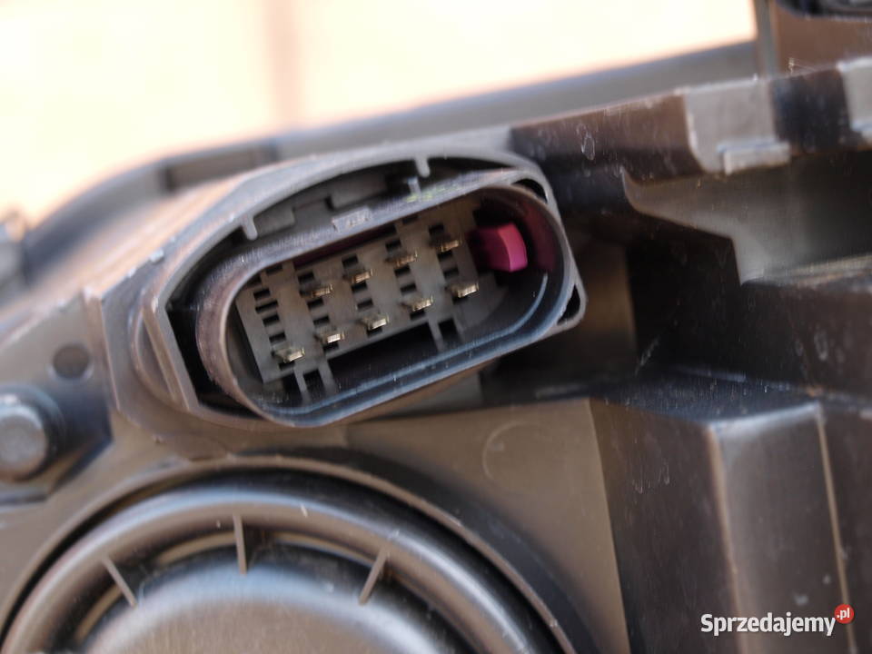 Audi A4 B8 lampa prawa przód zwykła 2012 2015r osobowe Kalisz sprzedam