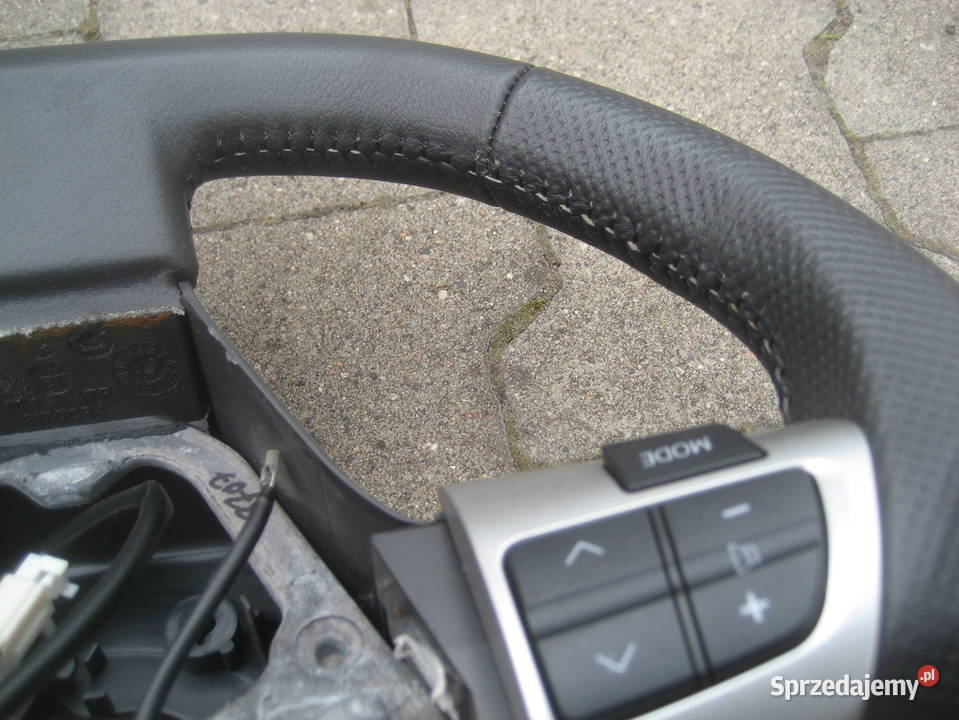 toyota auris I lift hybryda 1012r kierownica osobowe Rakoniewice