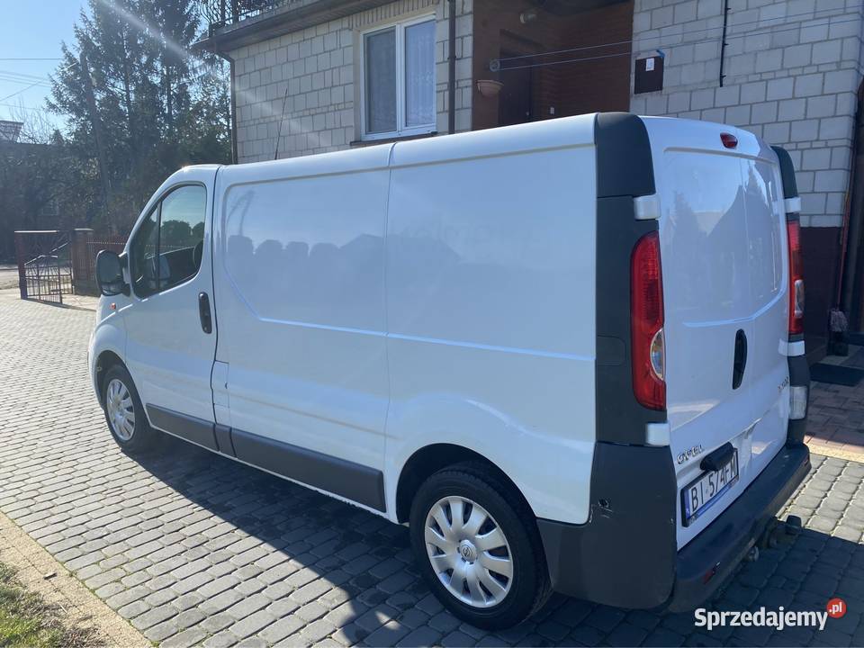 Opel Vivaro 2009 L1H1 klima hak biały Radziłów
