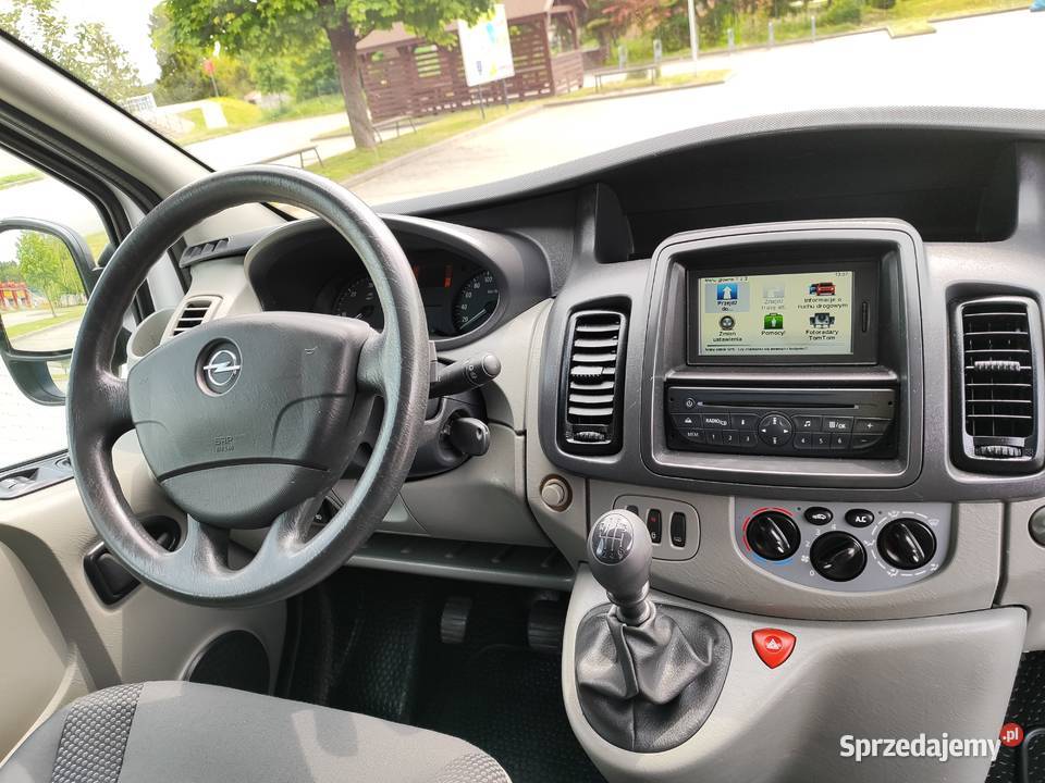 Opel Vivaro Long 9 osób z Niemiec Nawiewy Rok produkcji 2011 Opel