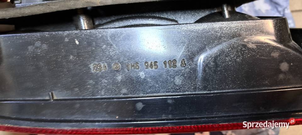 Lampa tylna prawa 1H6945112A VW Golf III 3 Hella osobowe Lampy tylne pomorskie