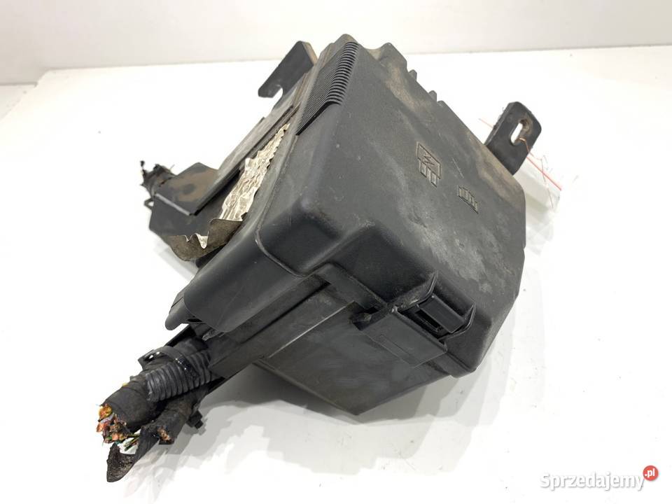 SKRZYNKA BEZPIECZNIKÓW FORD FIESTA MK7 Hatchback