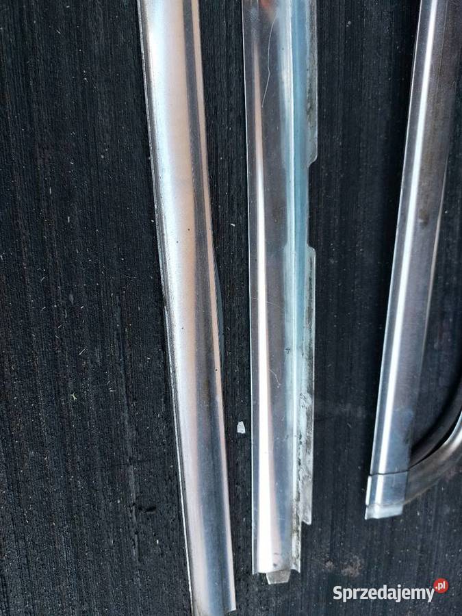 Listwy ozdobne przedniej szyby MercedesBenz w126 osobowe opolskie