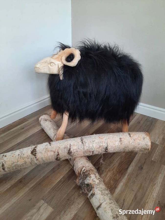 Baran Dekoracyjny Obity Naturalną Skórą Owczą Szaflary