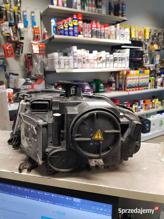 Lampa prawa do Audi a4 b8 używana kod części 8k0 osobowe Kończyce Małe