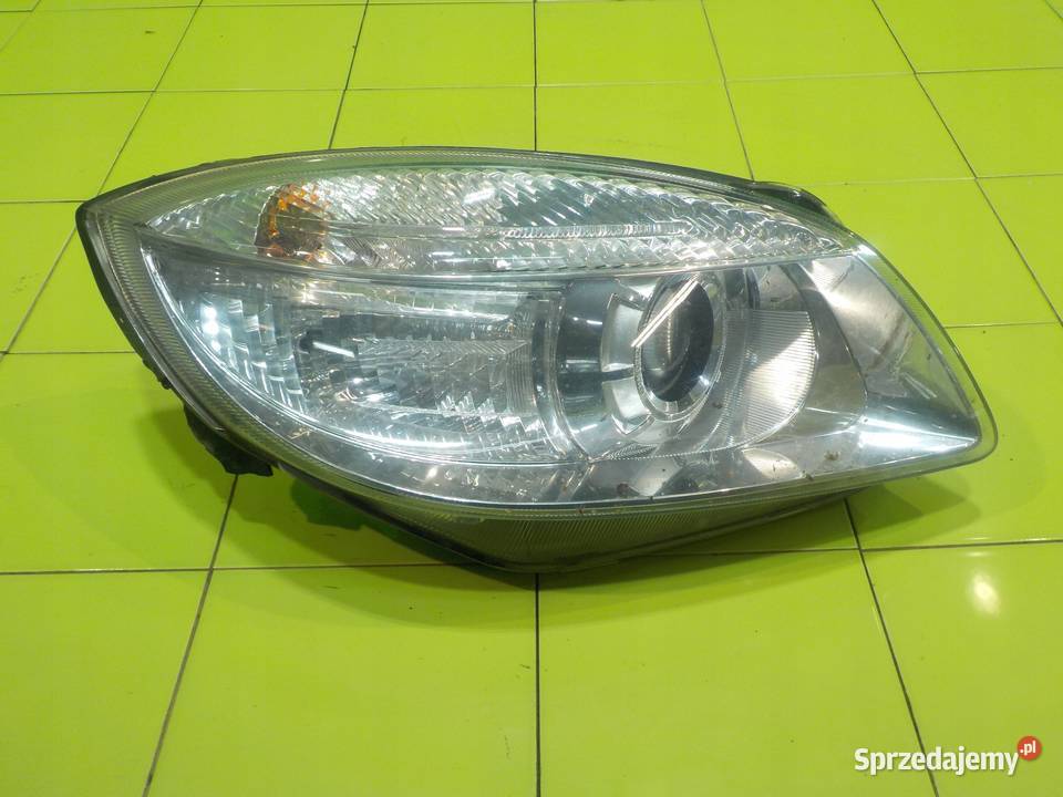 SKODA FABIA II 08r 14 TDI HB 5D lampa prawa