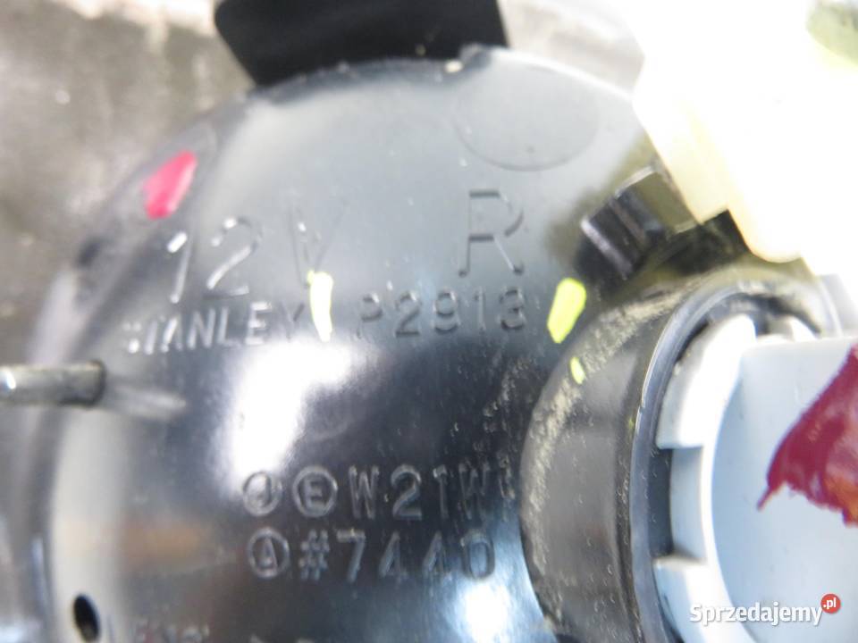 LAMPA PRAWA TYLNA KLAPA MAZDA 3 BK P2913 osobowe