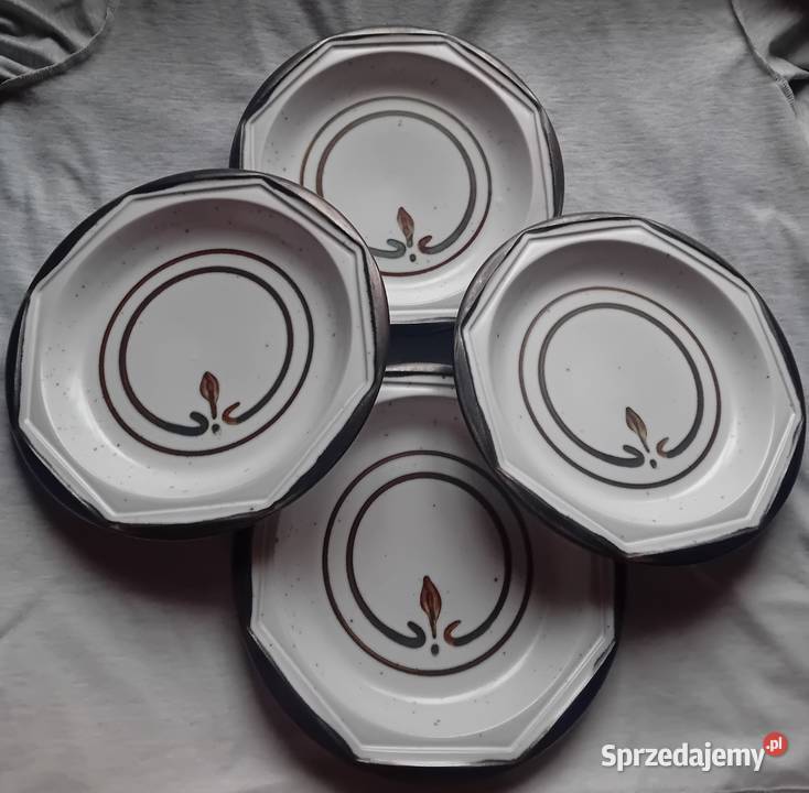 Zestaw 4 ceramicznych ręcznie malowanych talerzy Koźminek