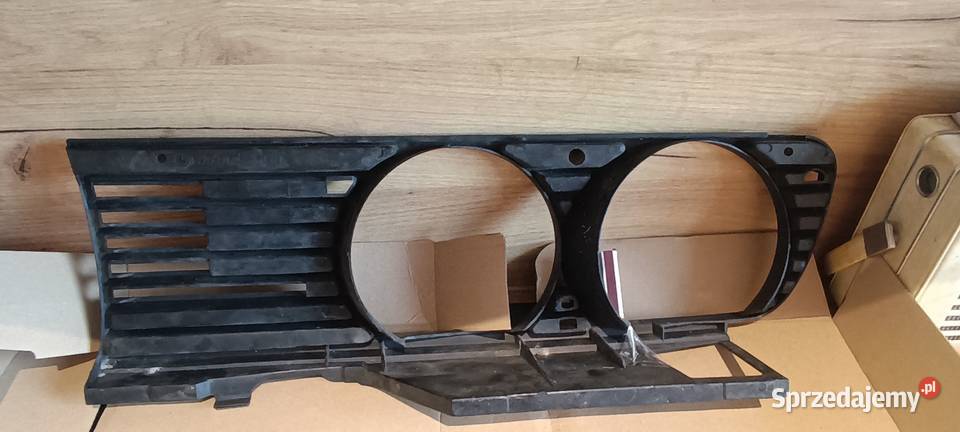 Atrapa okular przód lewy BMW E 30 18760910 Kalisz