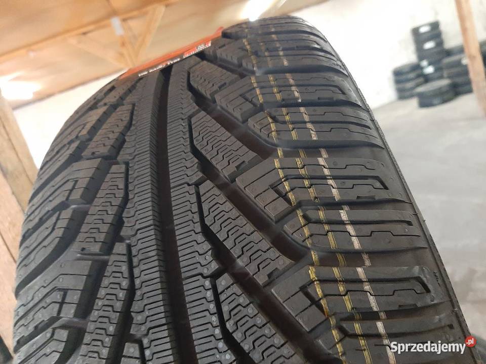 2x Opona nieużywana zimowa 24540R18 UNIROYAL 319 Samochodowe Zaścianki