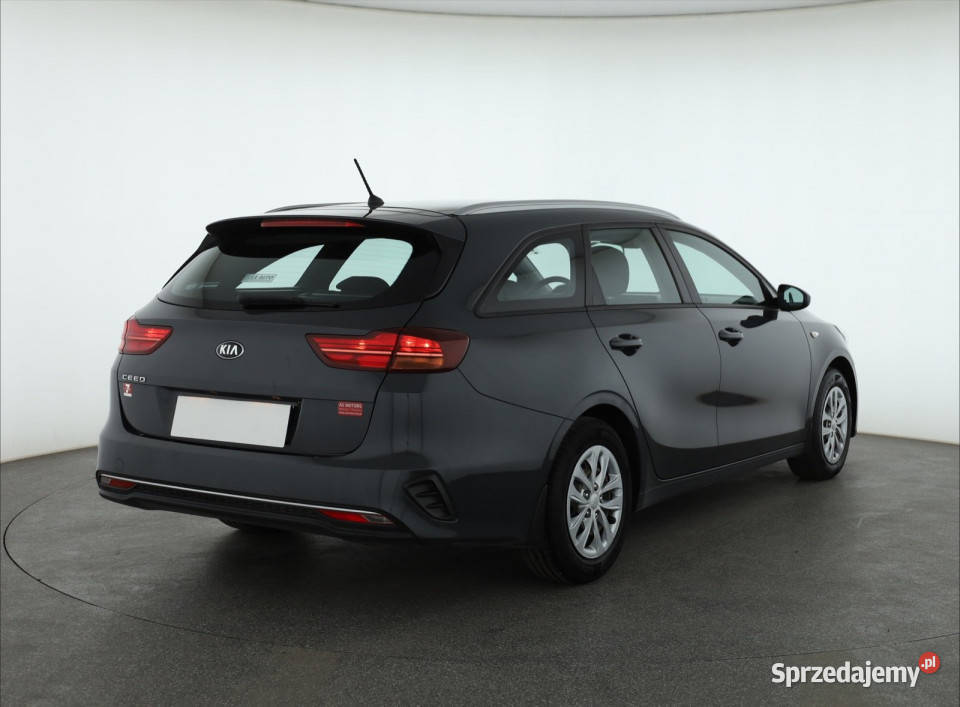 Kia Ceed 16 CRDi nieuszkodzony Piaseczno
