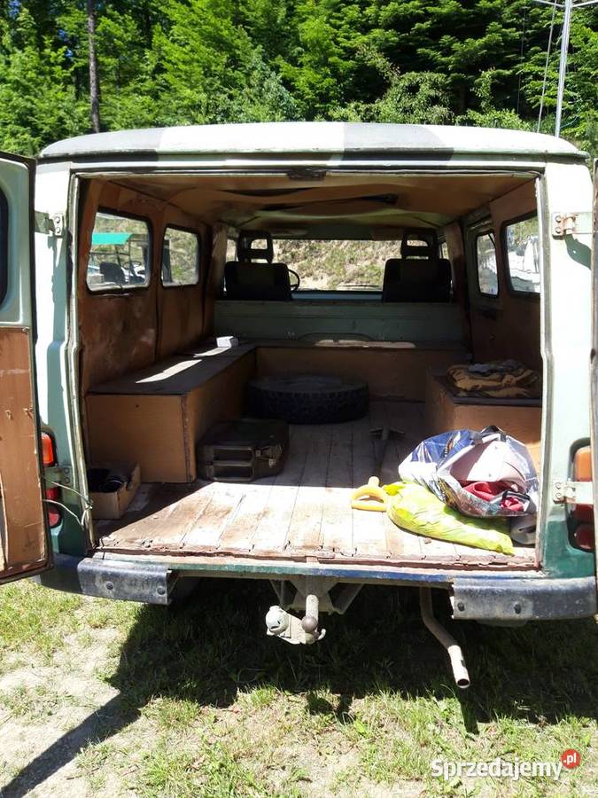 UAZ 452 Buchanka
