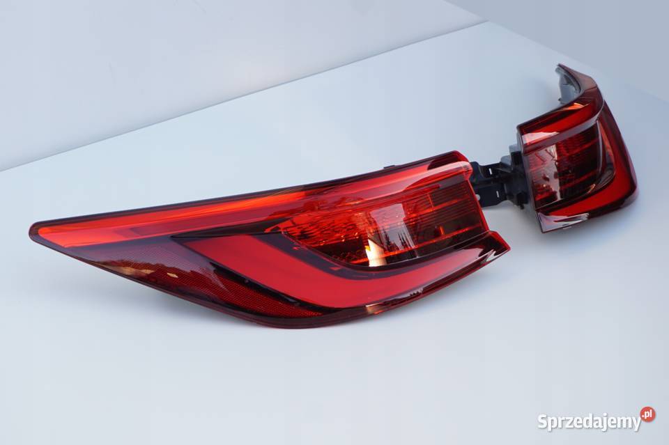 LAMPA TYLNA TYŁ PRAWA LEWA INFINITI QX50 2017