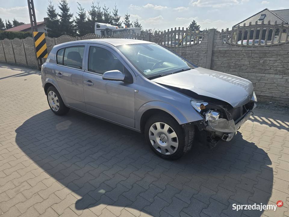 Opel Astra 16 benzyna 2009 Astra