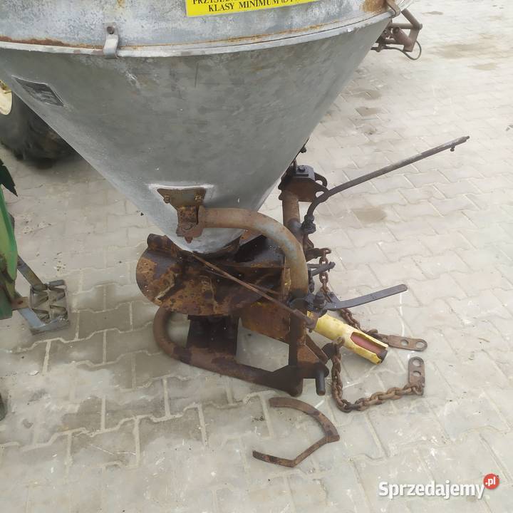 Rozsiewacz nawozów Lejek nieuszkodzony Pniówek