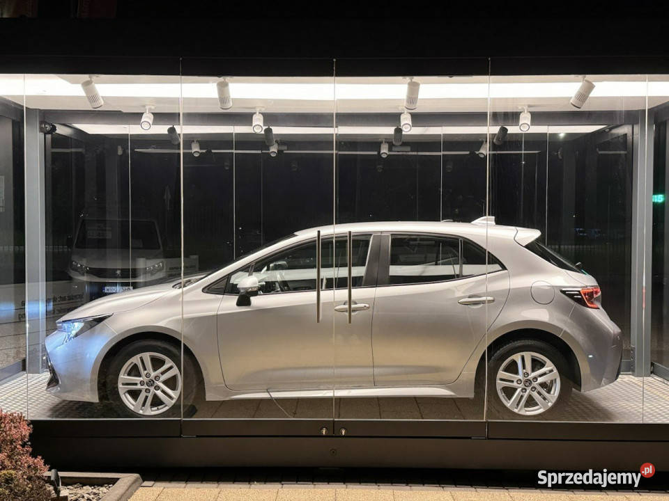 Toyota Corolla 18ElHybrid 90kw122 ActiveIIkmpl garażowany