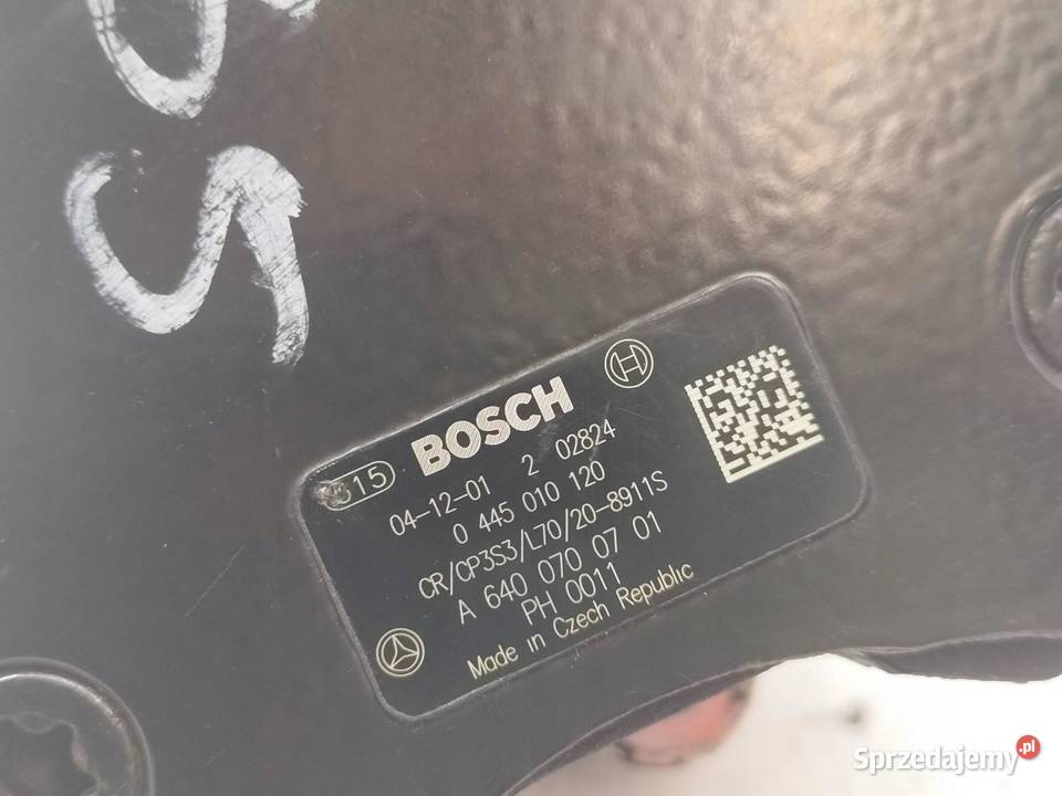 POMPA WTRYSKOWA 0445010120 A6400700701 15 D osobowe