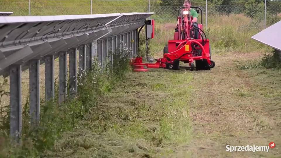 Kosiarka koszenie trawy wokół słupów farm mazowieckie