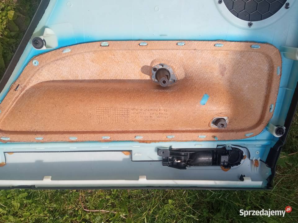 Dwa boczki drzwi tył golf 4 elektryczne szyby