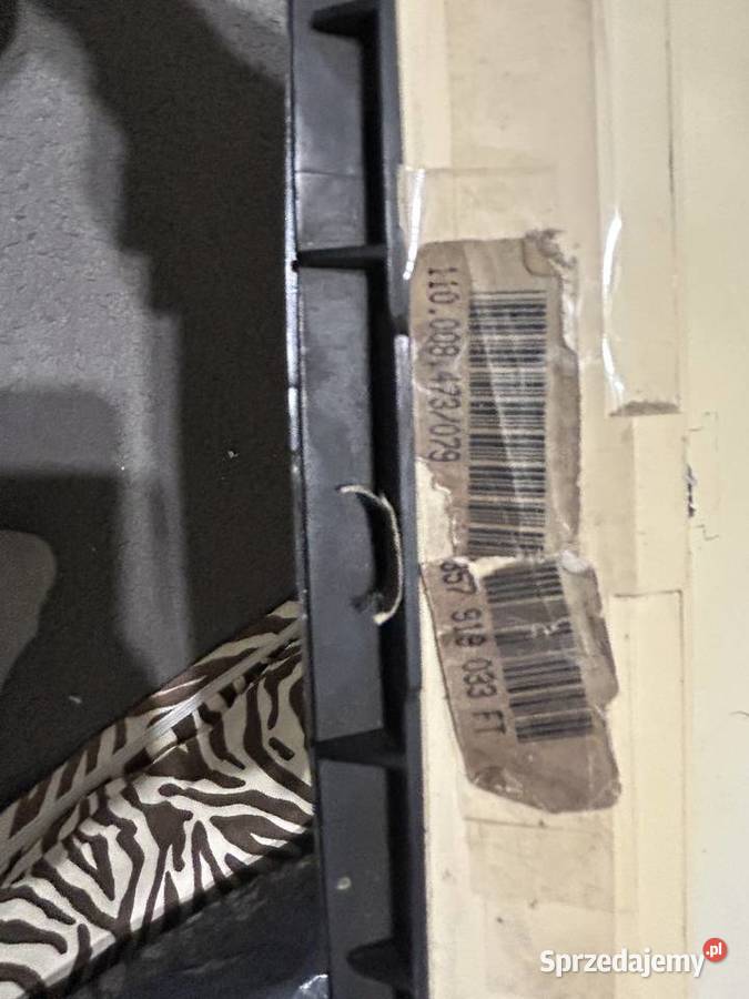 Volkswagen PASSAT B3 Licznik 81117682