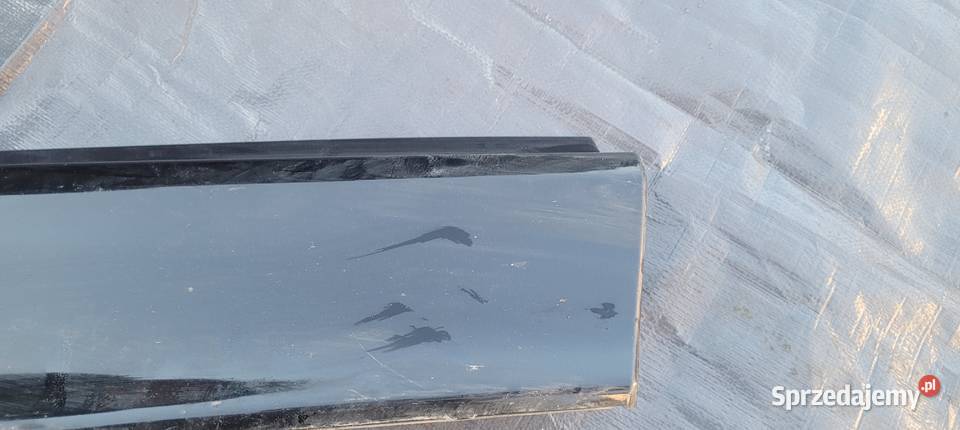 VOLVO XC60 II LISTWA DRZWI PRAWY TYŁ Karoseria Ruda Śląska