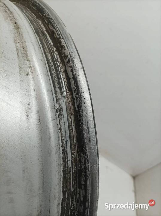 FELGA ALUMINIOWA R17 5X108 ET50 OC62MM 7JX17X50