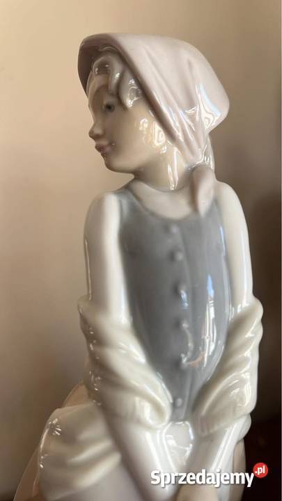 Dziewczyna z koszem kwiatów NAO Spain by Lladro pomorskie Gdańsk
