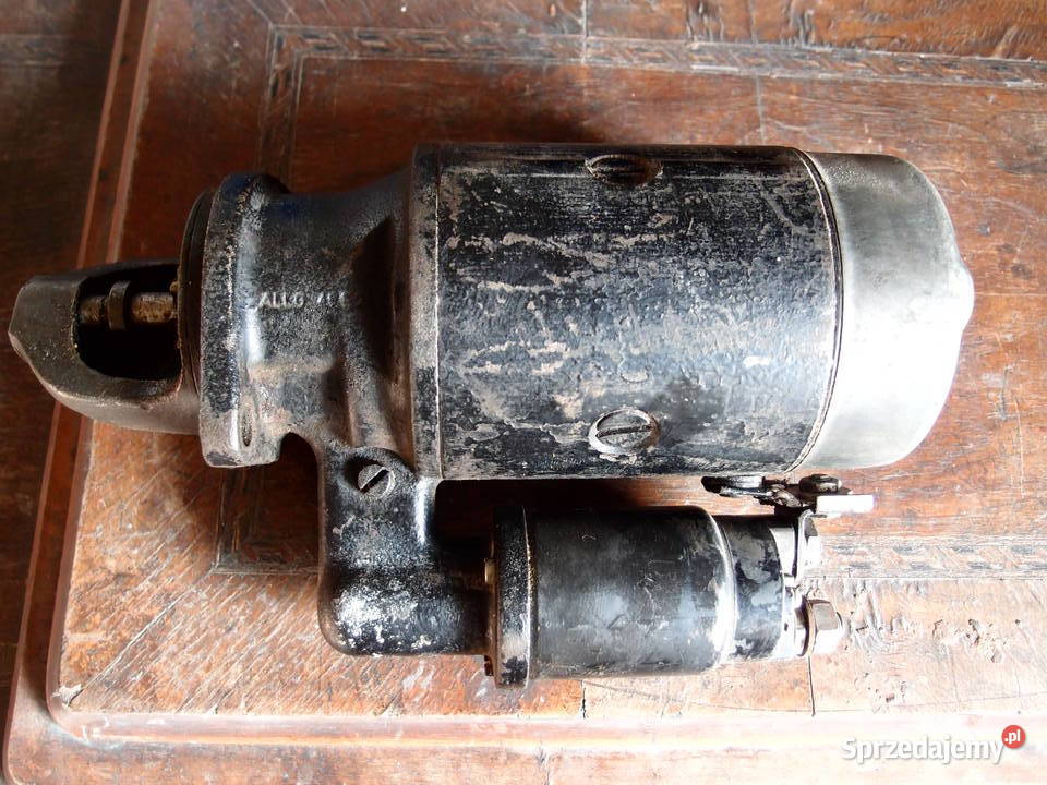 Rozrusznik Bosch 12V 9 zębów 06kW Produkcja PRL osobowe Łódź