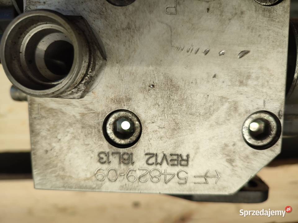 Blok hydrauliczny 5482909 napędu pompy 289381 Wilkowo
