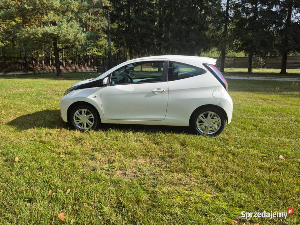 Toyota Aygo Bezawaryjny i ekonomiczny I 20052014 wielofunkcyjna kierownica Stare Budy