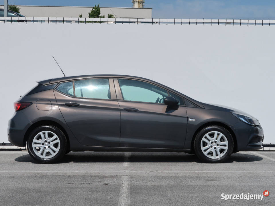 Opel Astra 16 CDTI czarny