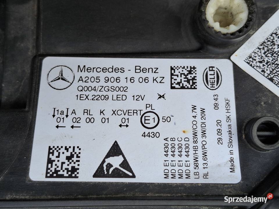MERCEDES CKLASA W205 REFLEKTOR PRAWY MULTIBEAM Bieleń