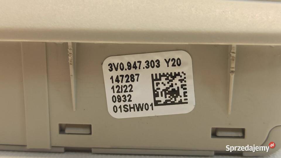 SKODA KODIAQ LAMPKA PODSUFITKI 3V0947303