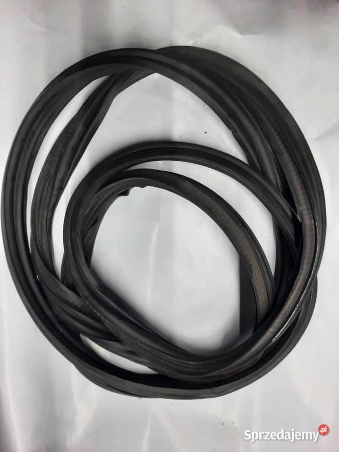 Opel Zafira B uszczelka klapy tylnej klapy tył Ksawerów