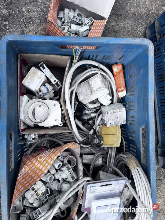 Mix używanego sprzętu elektroinstalacyjnego Szydłowiec
