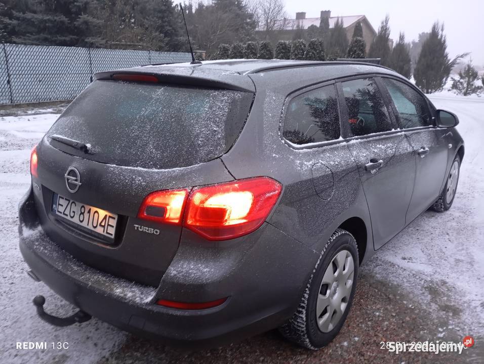 Opel Astra 2011 14 benzyna 16V Hak Łódź