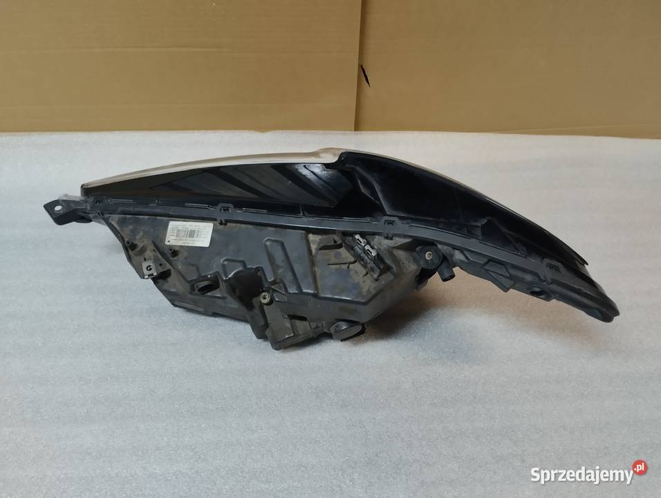 Lampa prawa do Ford mondeo MK 5